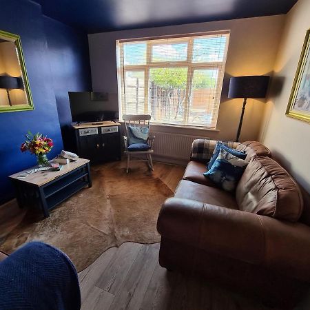 Rumer Hill House A Unique Boutique Styled Place To Stay In Cannock Close To A5 The Mcarthur Glen Outlet Great Wyrley Buitenkant foto