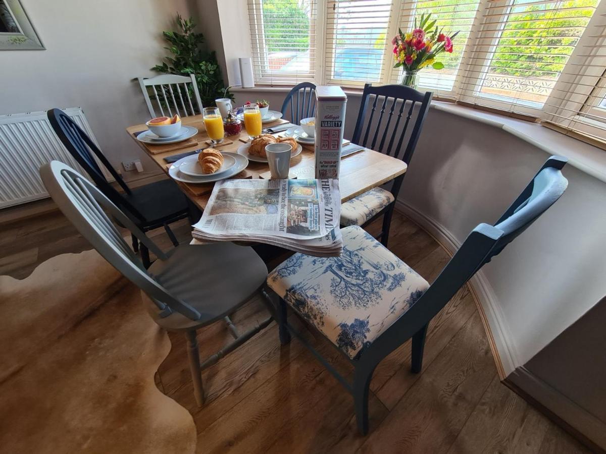 Rumer Hill House A Unique Boutique Styled Place To Stay In Cannock Close To A5 The Mcarthur Glen Outlet Great Wyrley Buitenkant foto